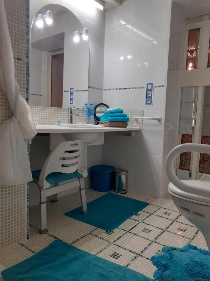 7042Douce Nuit Hotel Saint-Germain-Laval  ภายนอก รูปภาพ