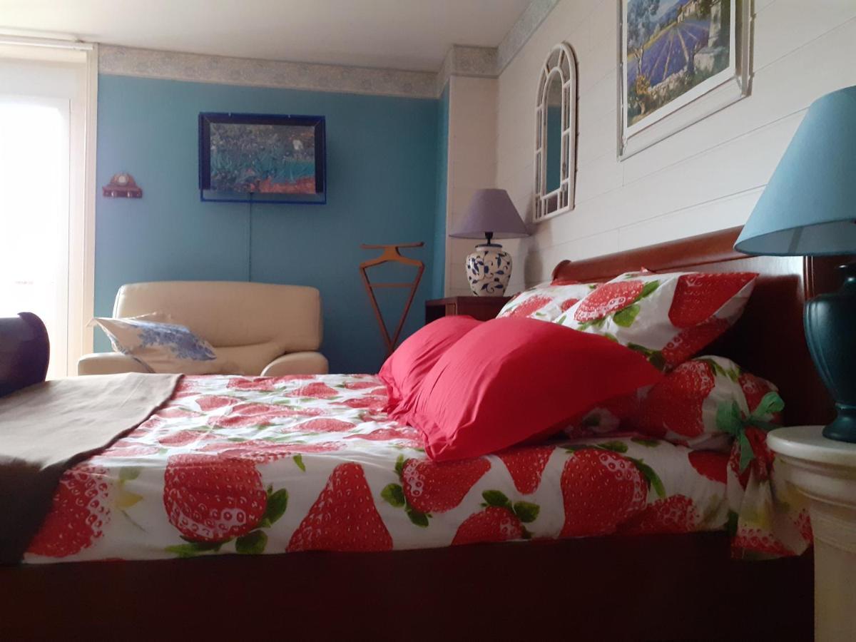 7042Douce Nuit Hotel Saint-Germain-Laval  ภายนอก รูปภาพ