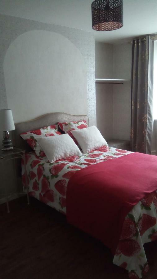 7042Douce Nuit Hotel Saint-Germain-Laval  ภายนอก รูปภาพ